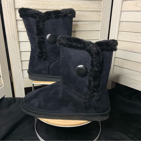Fashion Apparel and Accessories Black Faux Suede Fleece Lined Winter Boots - Picture 3 of 11